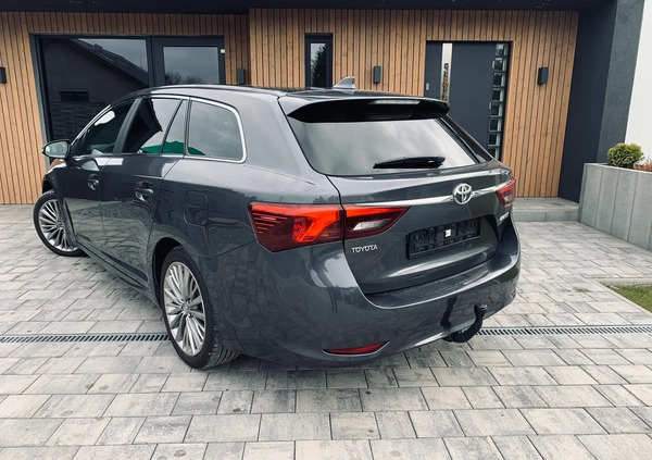 Toyota Avensis cena 49999 przebieg: 189000, rok produkcji 2015 z Kościerzyna małe 172